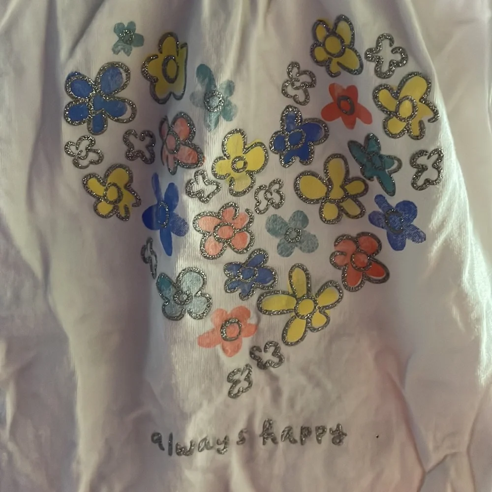 Carter’s 18 month T-shirt and shorts that always happy flowers and plowed
